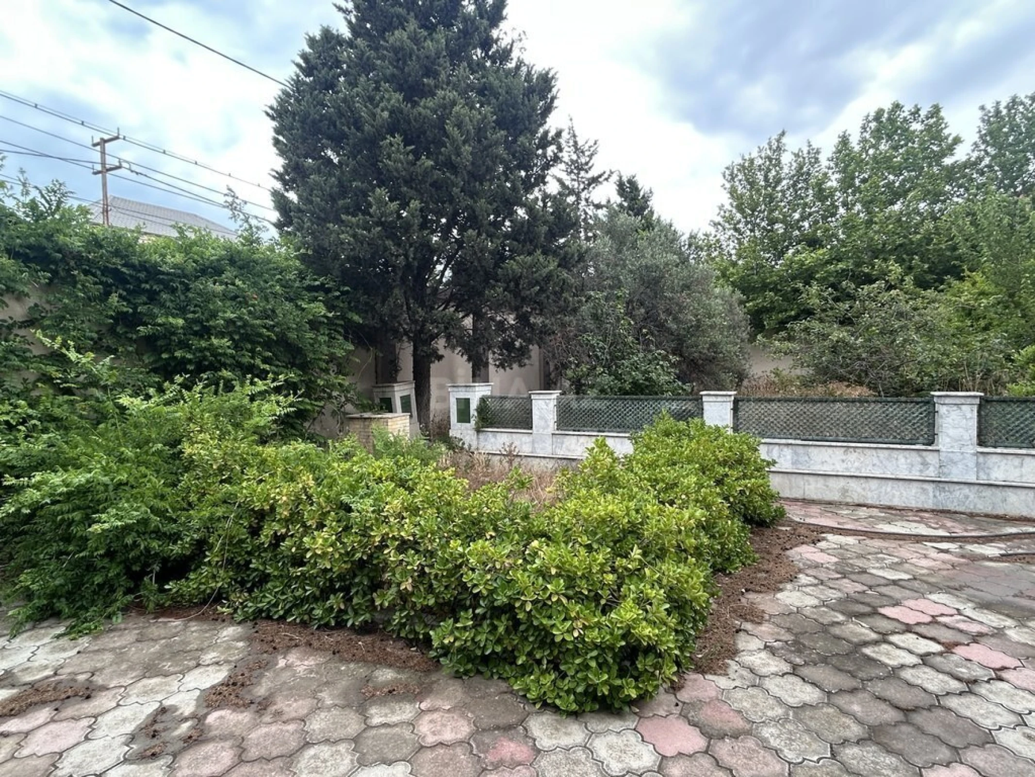 Satılır 6 otaqlı həyət evi 220 m²