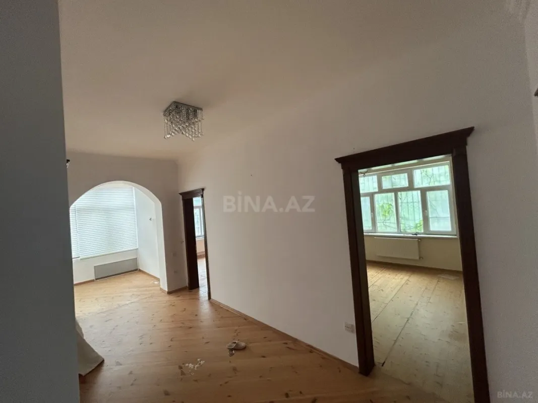 Satılır 6 otaqlı həyət evi 220 m²