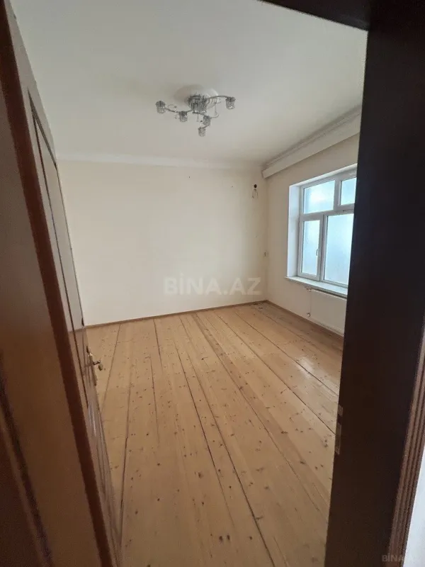 Satılır 6 otaqlı həyət evi 220 m²