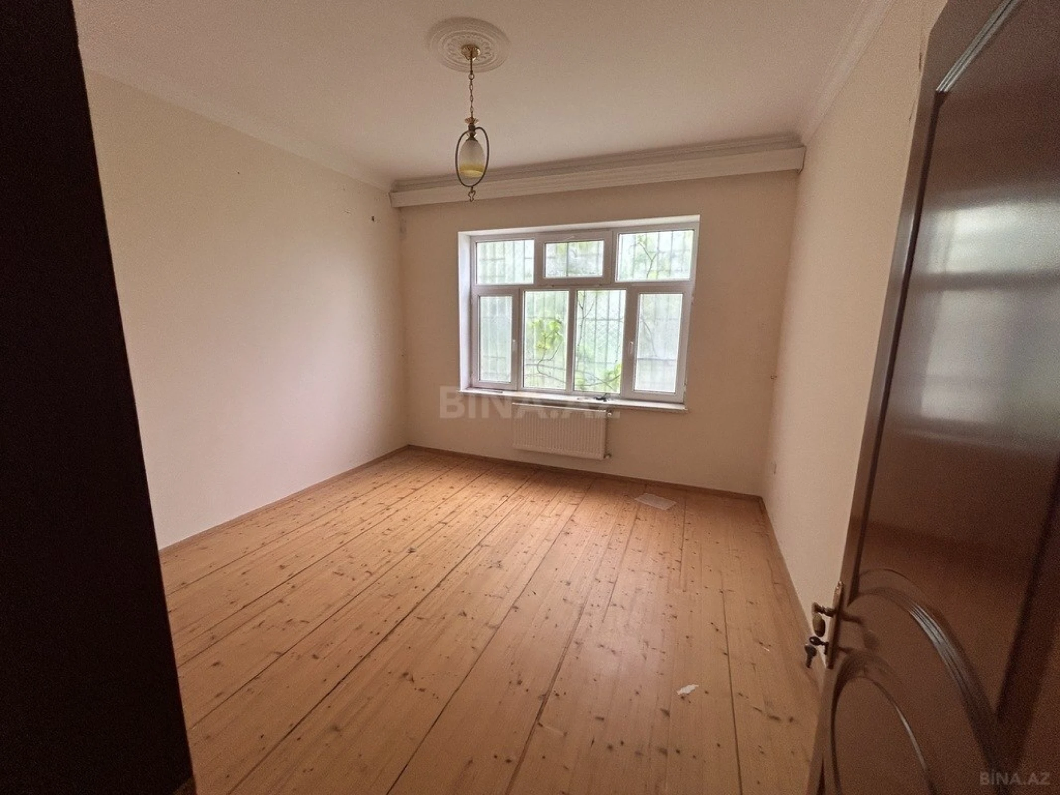 Satılır 6 otaqlı həyət evi 220 m²