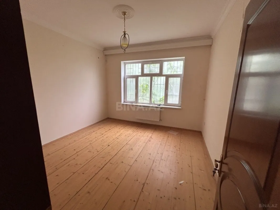 Satılır 6 otaqlı həyət evi 220 m²