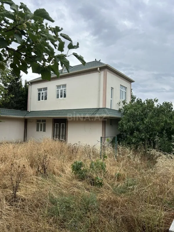 Satılır 6 otaqlı həyət evi 220 m²