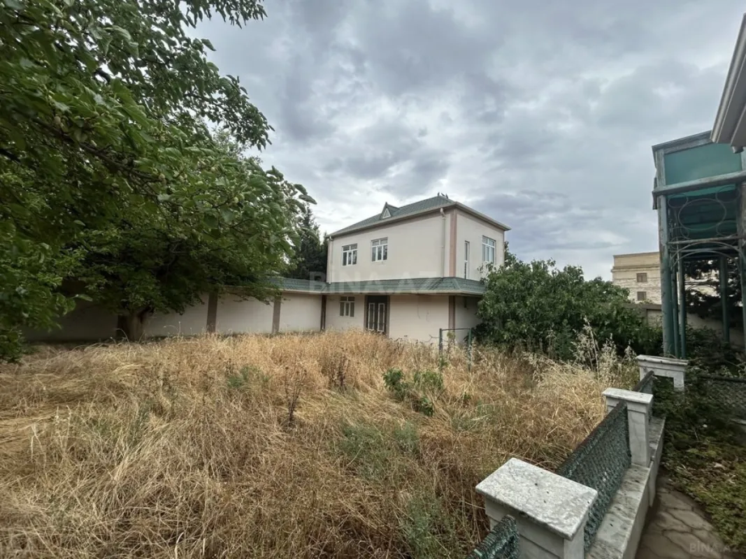 Satılır 6 otaqlı həyət evi 220 m²