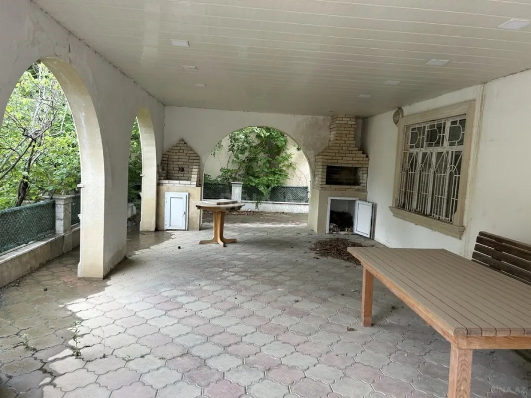Satılır 6 otaqlı həyət evi 220 m²