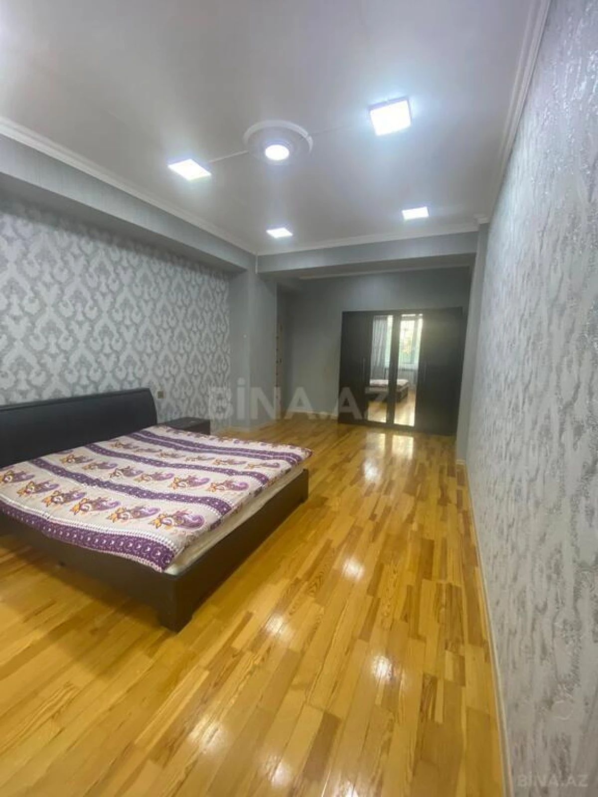 Kirayə verilir 3 otaqlı mənzil 125 m²