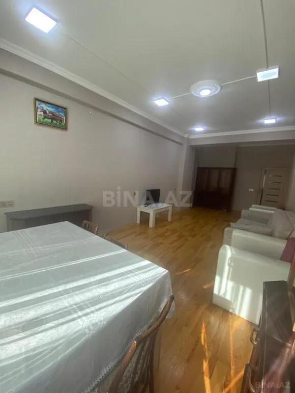 Kirayə verilir 3 otaqlı mənzil 125 m²