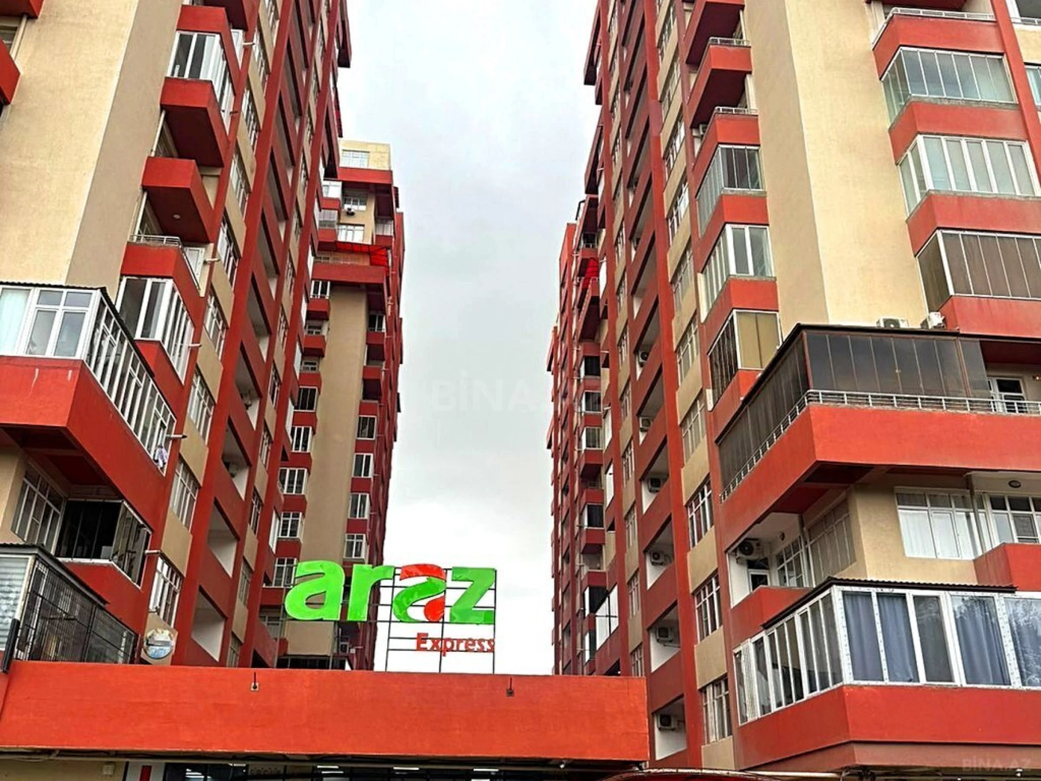 Satılır 3 otaqlı mənzil 70 m²