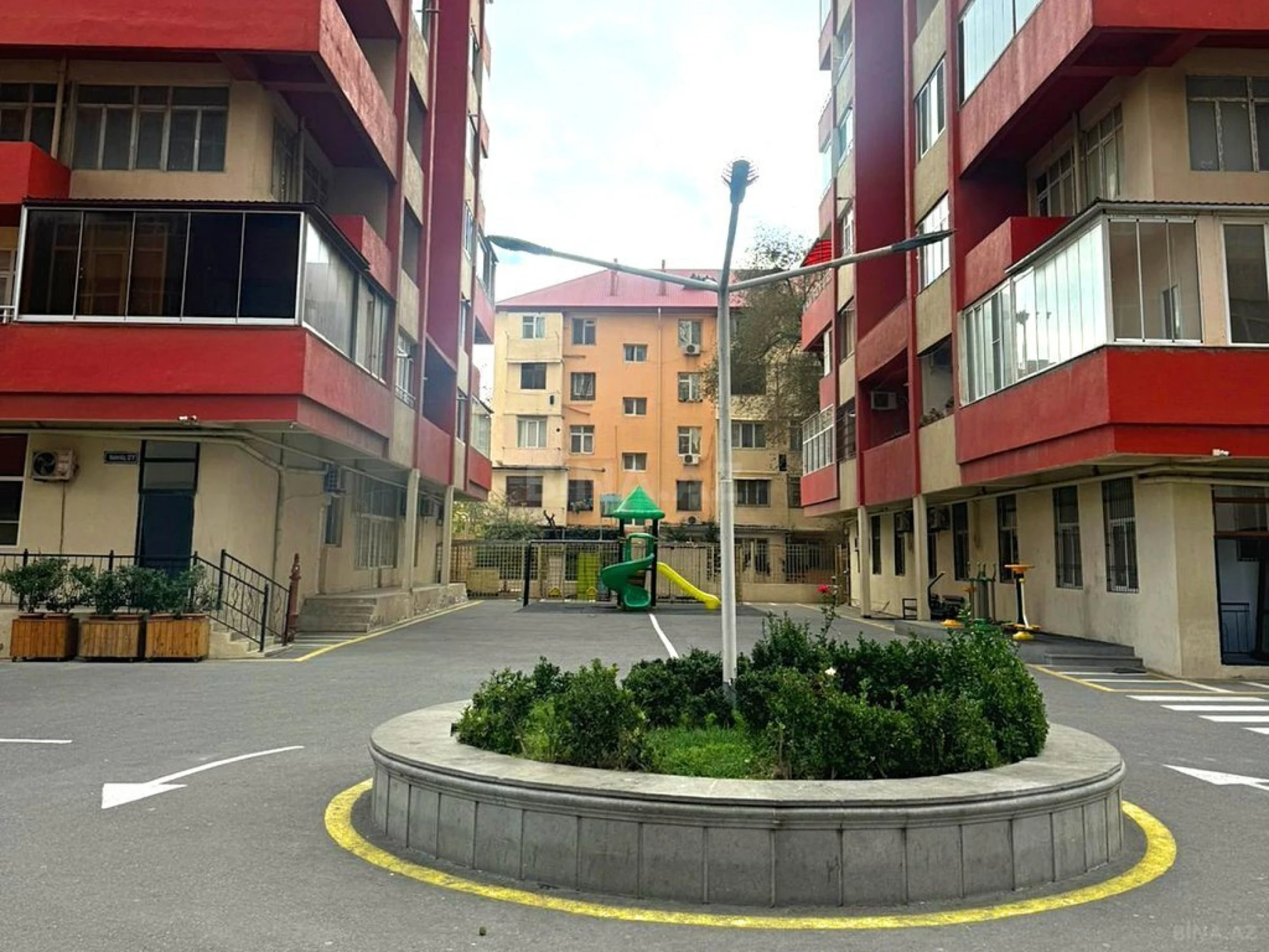 Satılır 3 otaqlı mənzil 70 m²