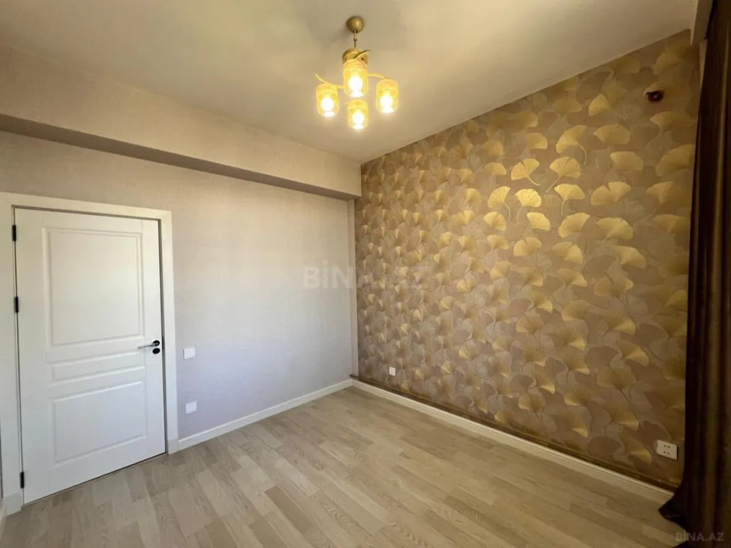 Satılır 3 otaqlı mənzil 117 m²