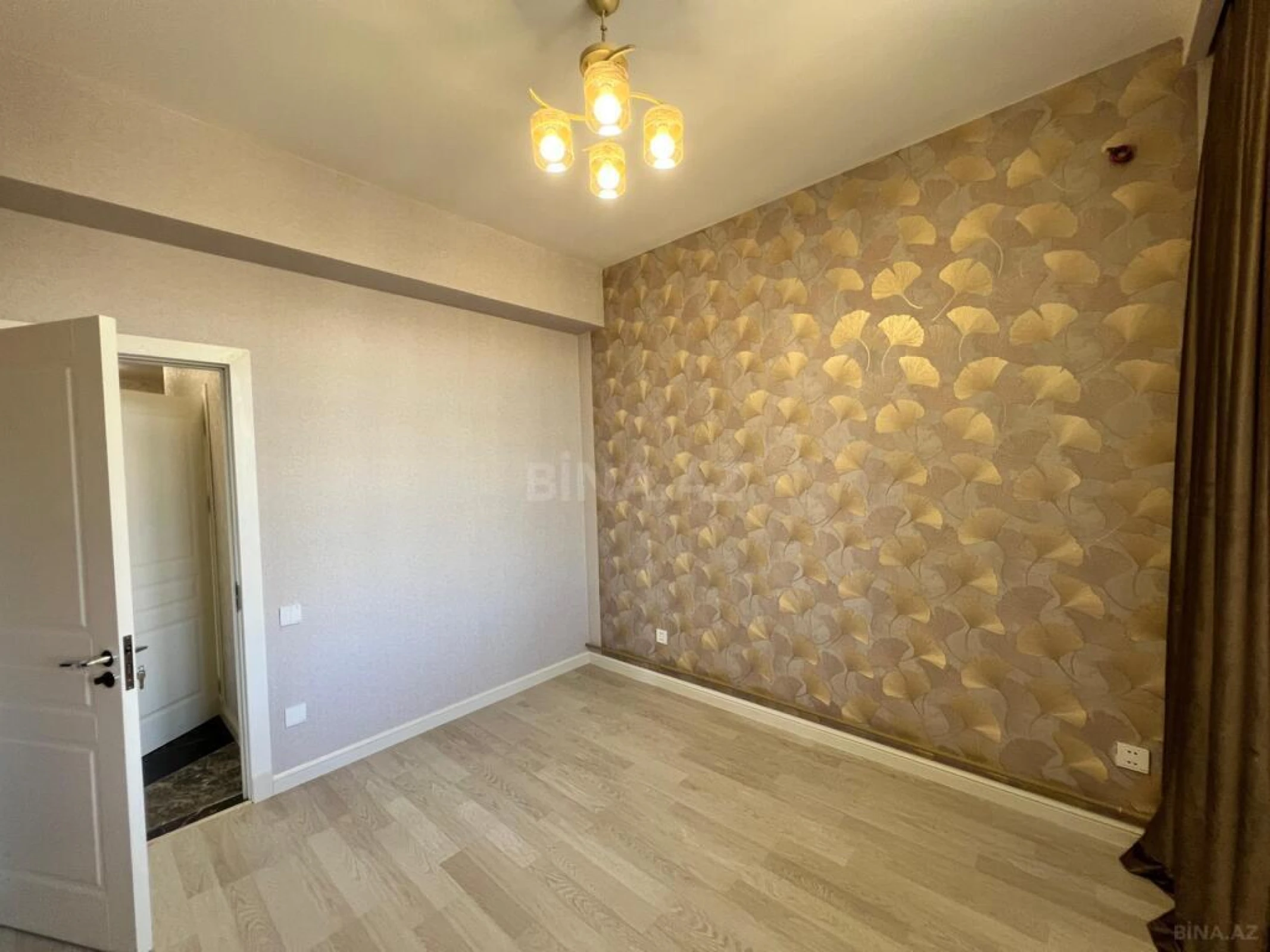 Satılır 3 otaqlı mənzil 117 m²