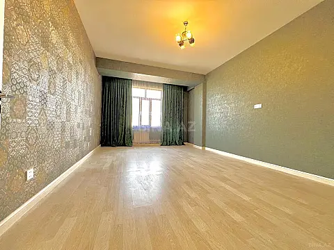 Satılır 3 otaqlı mənzil 117 m²