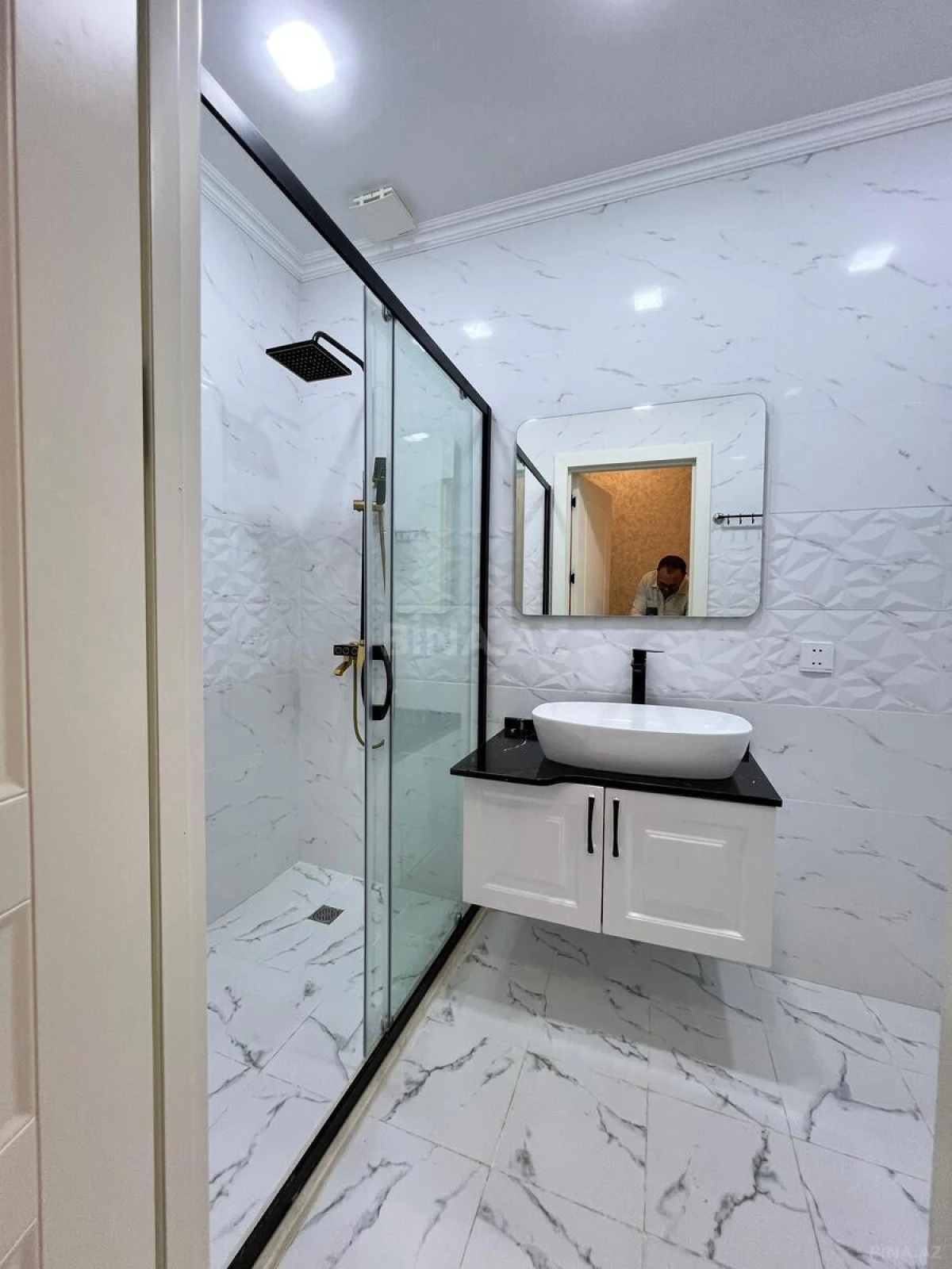 Satılır 3 otaqlı mənzil 117 m²