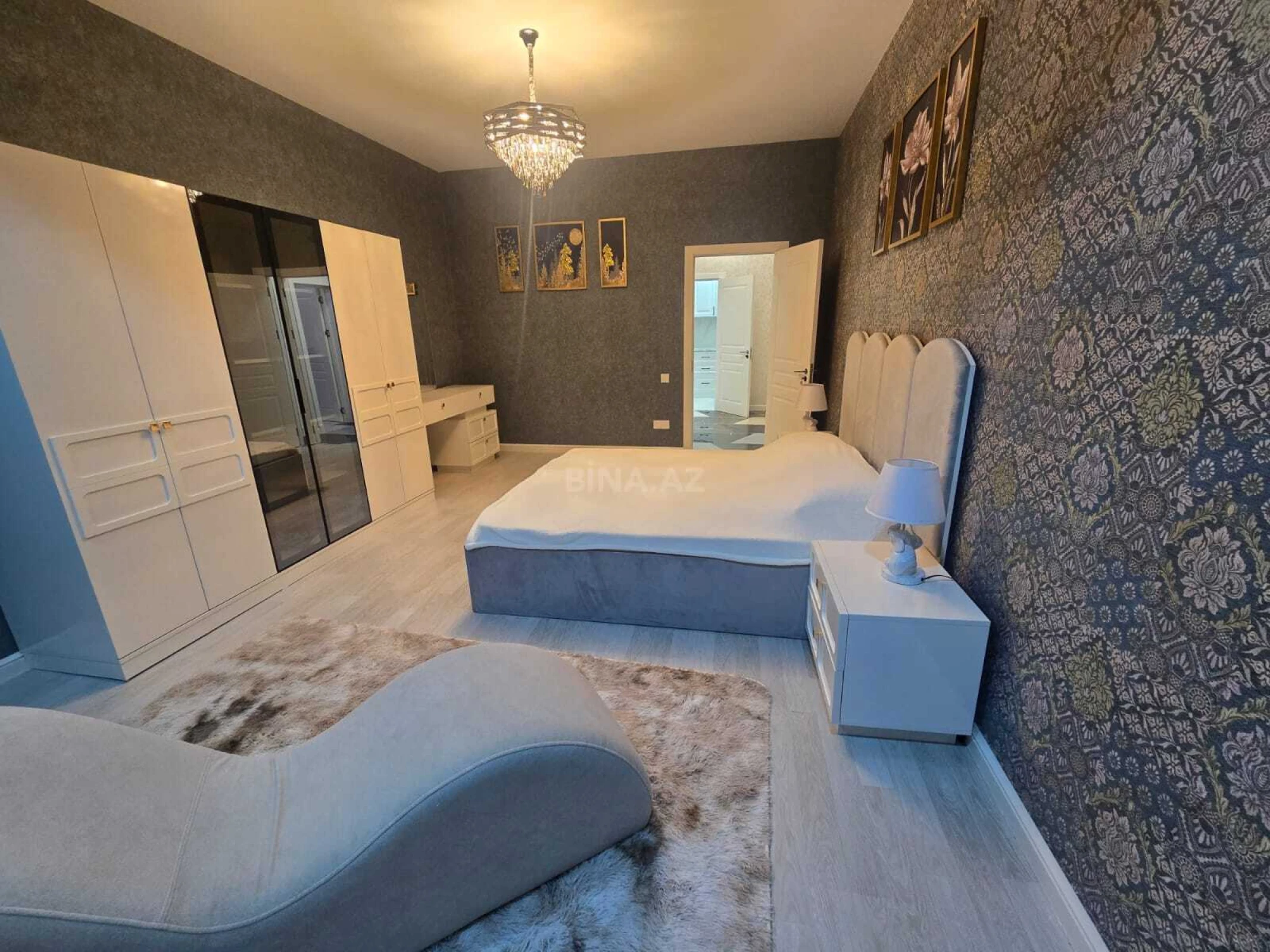 Satılır 3 otaqlı mənzil 117 m²
