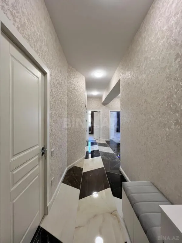 Satılır 3 otaqlı mənzil 117 m²