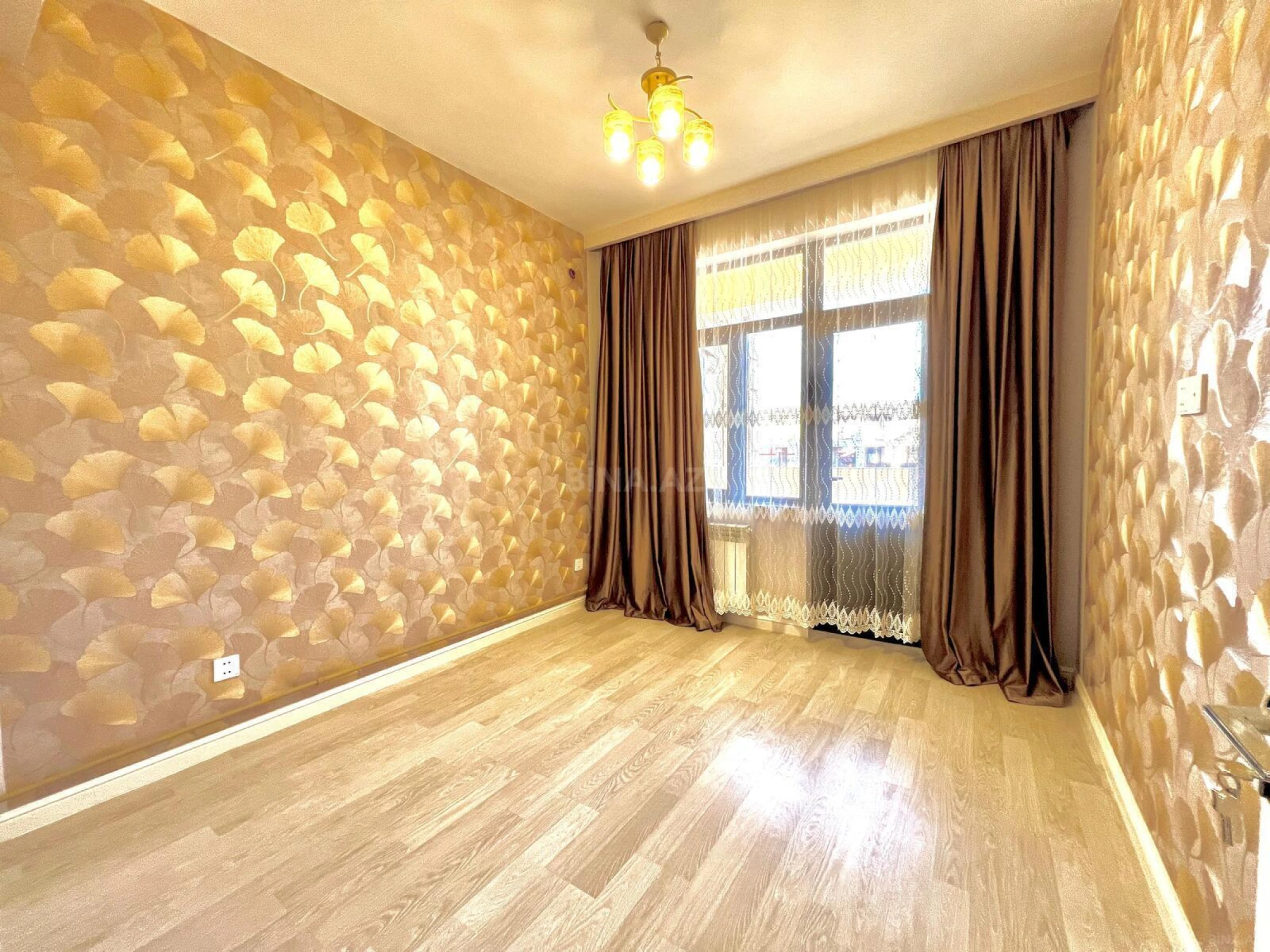Satılır 3 otaqlı mənzil 117 m²