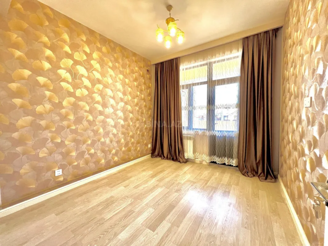 Satılır 3 otaqlı mənzil 117 m²