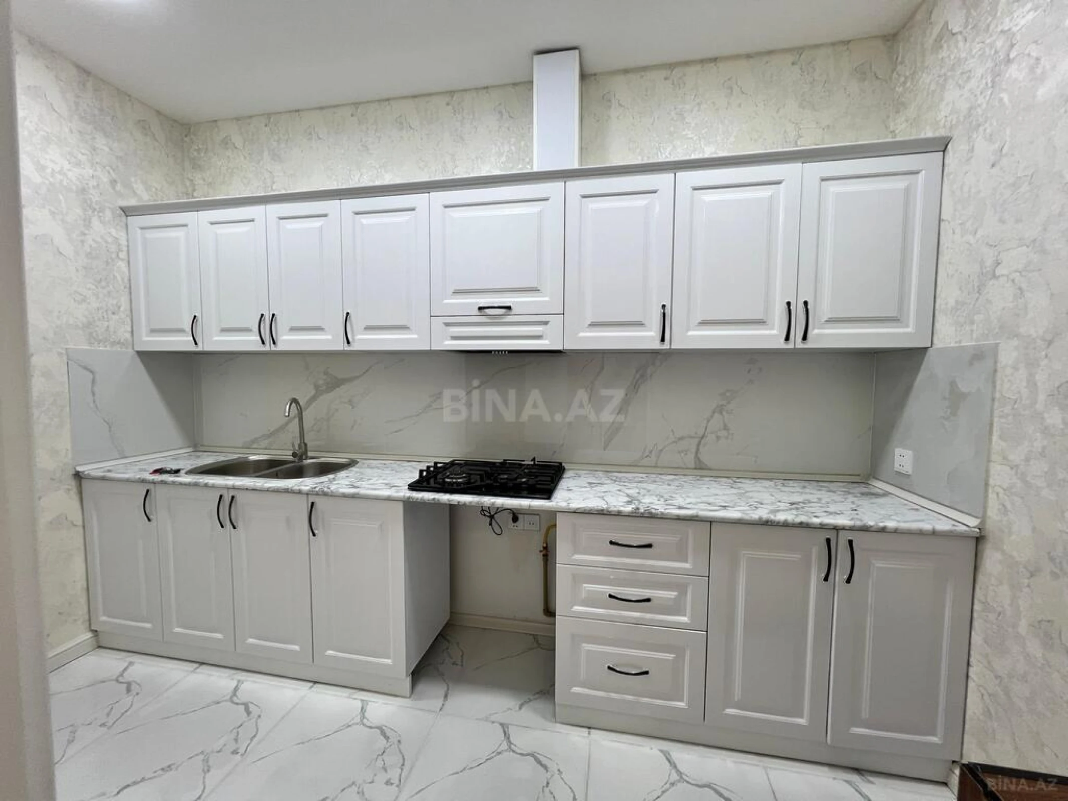 Satılır 3 otaqlı mənzil 117 m²
