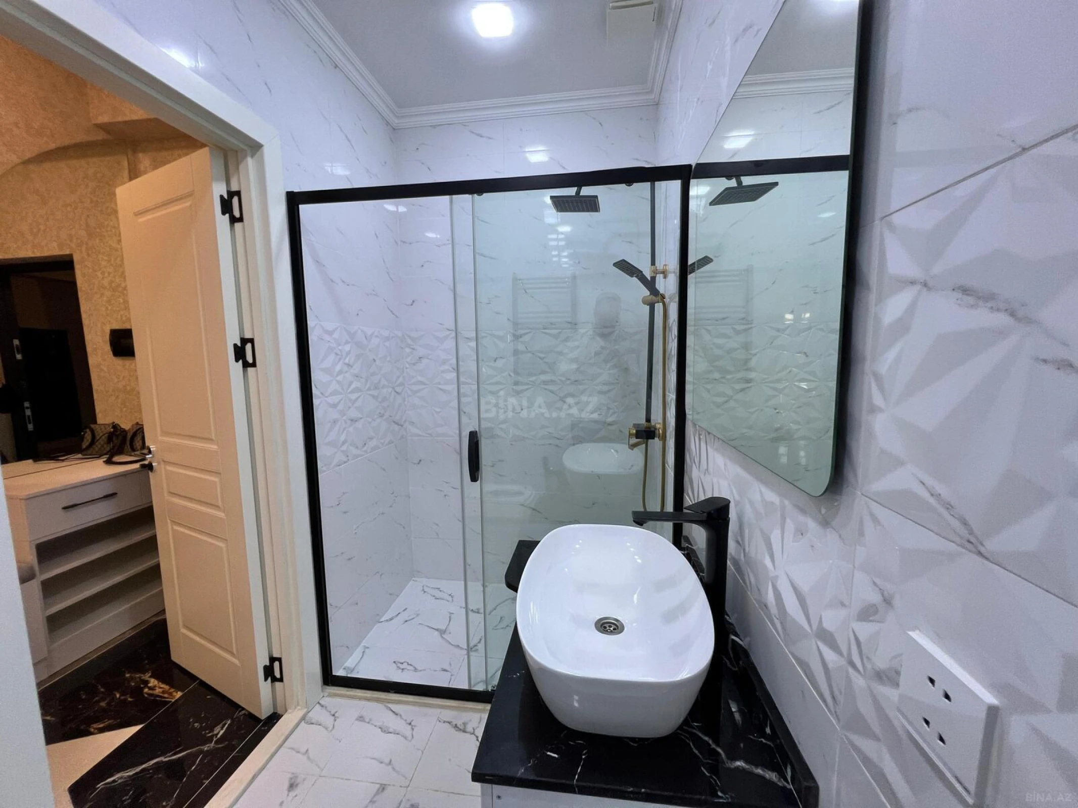 Satılır 3 otaqlı mənzil 117 m²