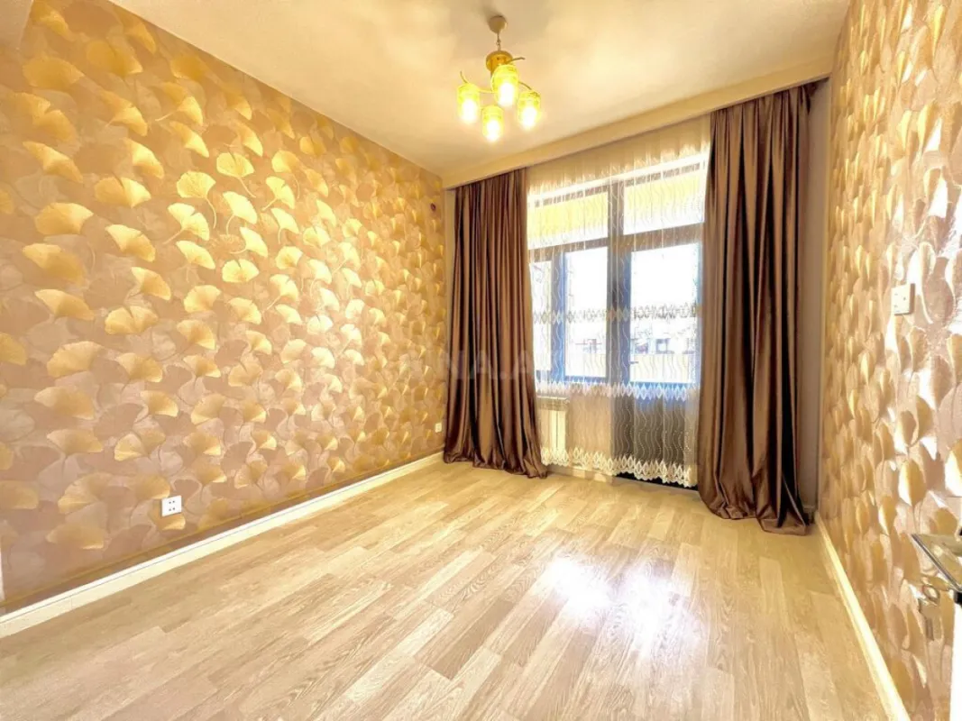 Satılır 3 otaqlı mənzil 117 m²