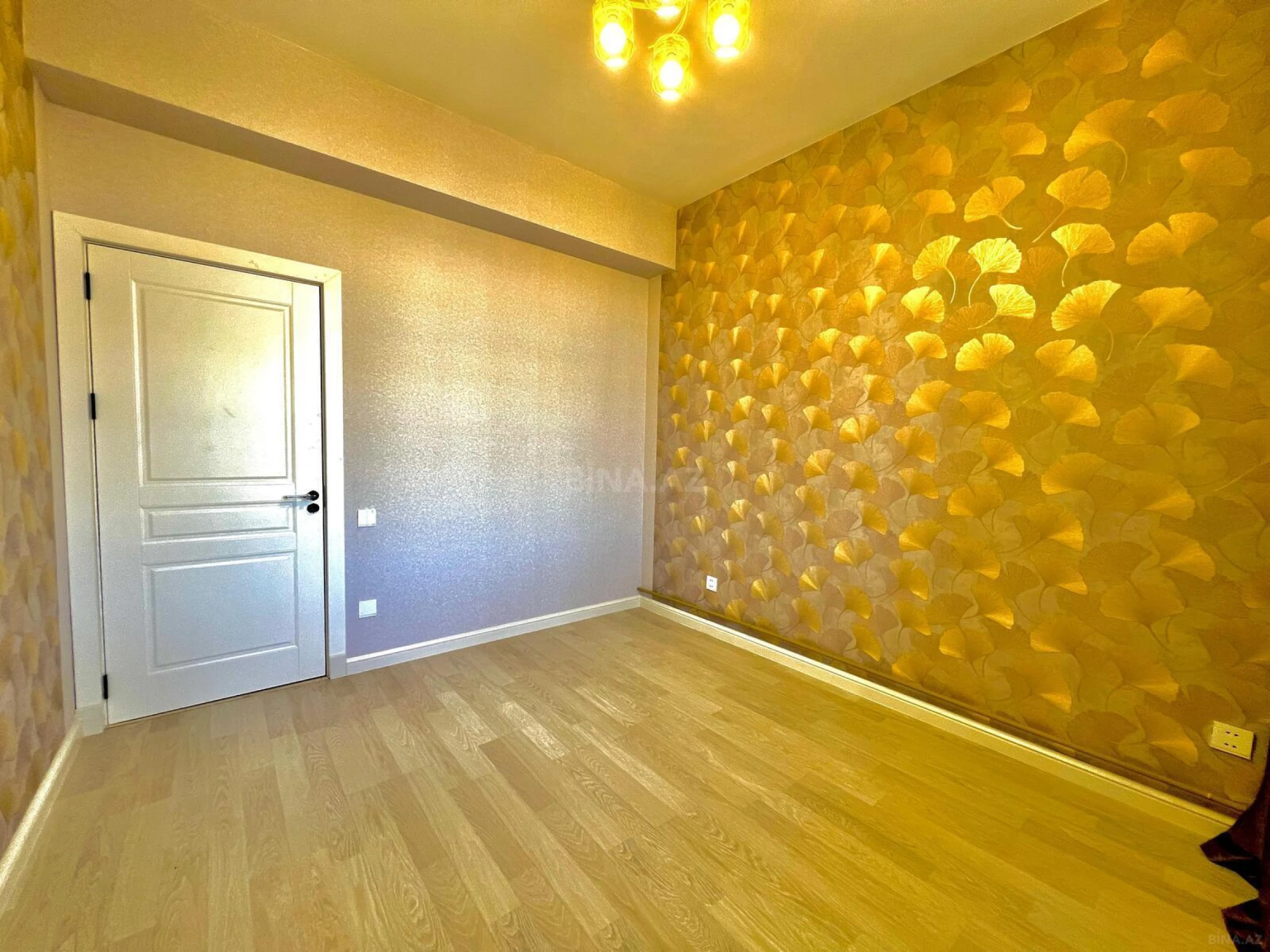 Satılır 3 otaqlı mənzil 117 m²