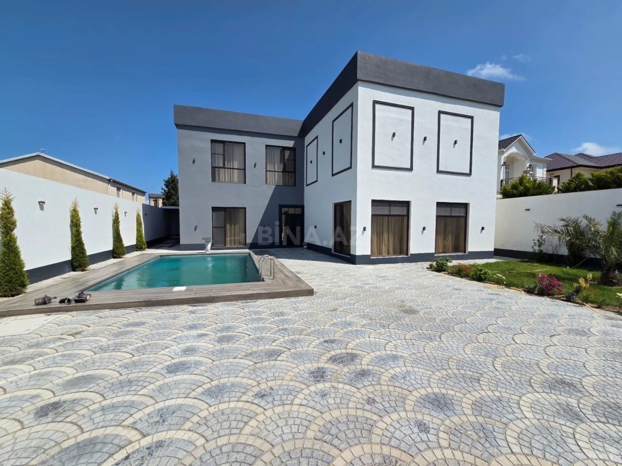 Kirayə verilir 5 otaqlı həyət evi 350 m²