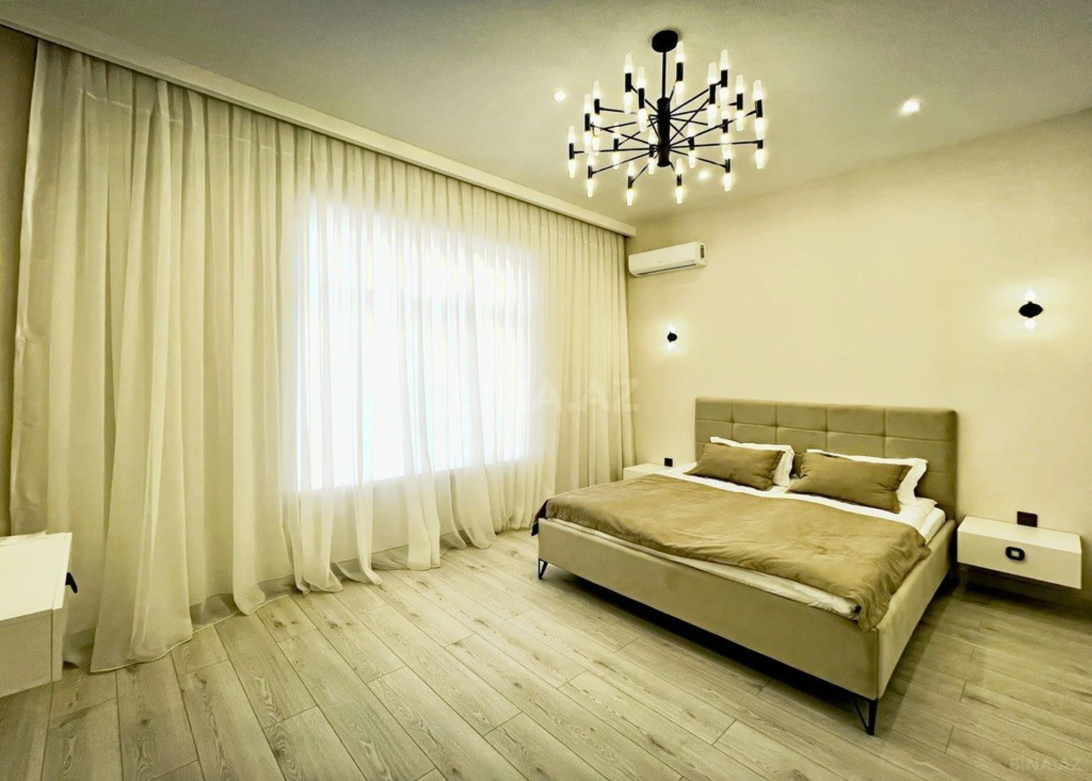 Kirayə verilir 4 otaqlı həyət evi 250 m²