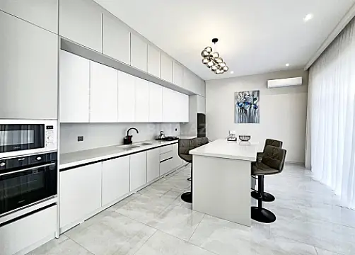 Kirayə verilir 4 otaqlı həyət evi 250 m²