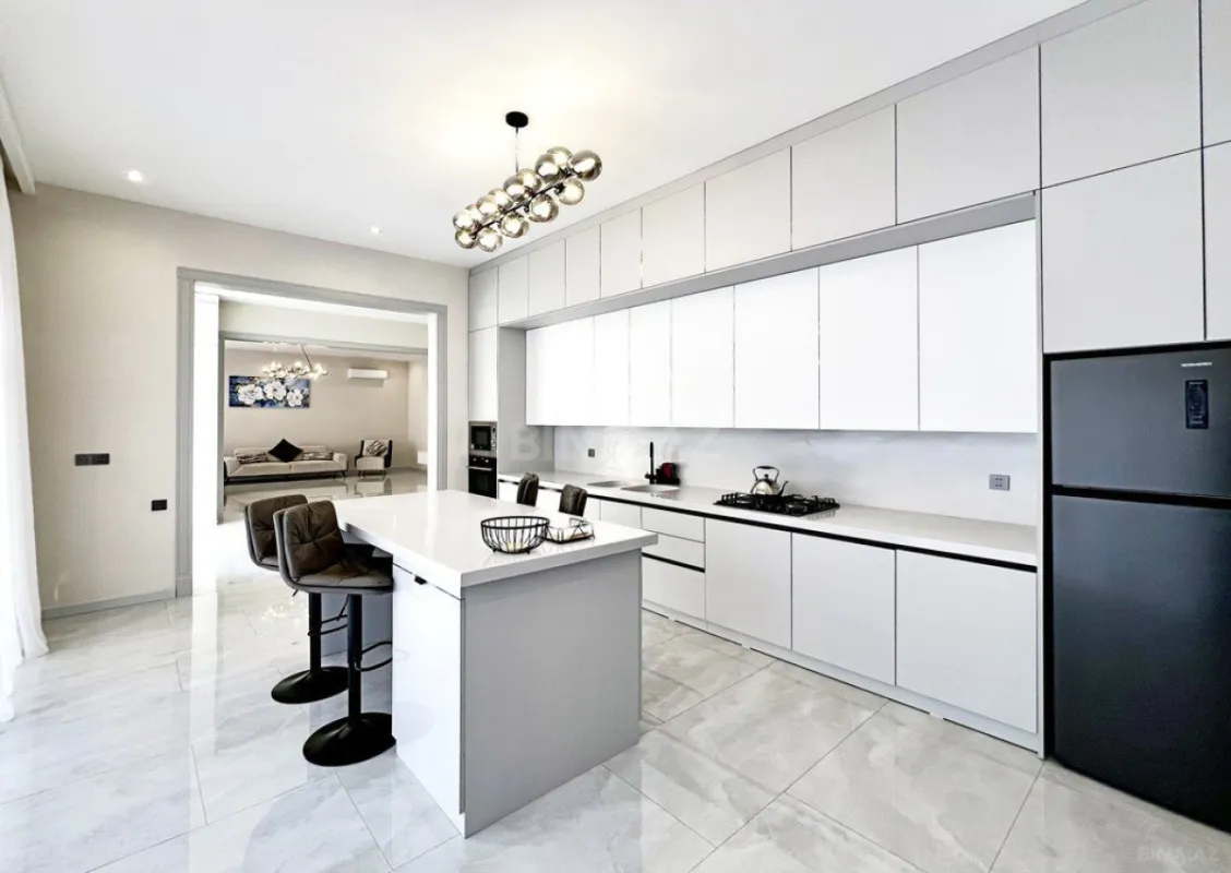 Kirayə verilir 4 otaqlı həyət evi 250 m²