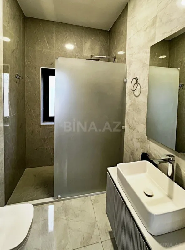Kirayə verilir 4 otaqlı həyət evi 250 m²