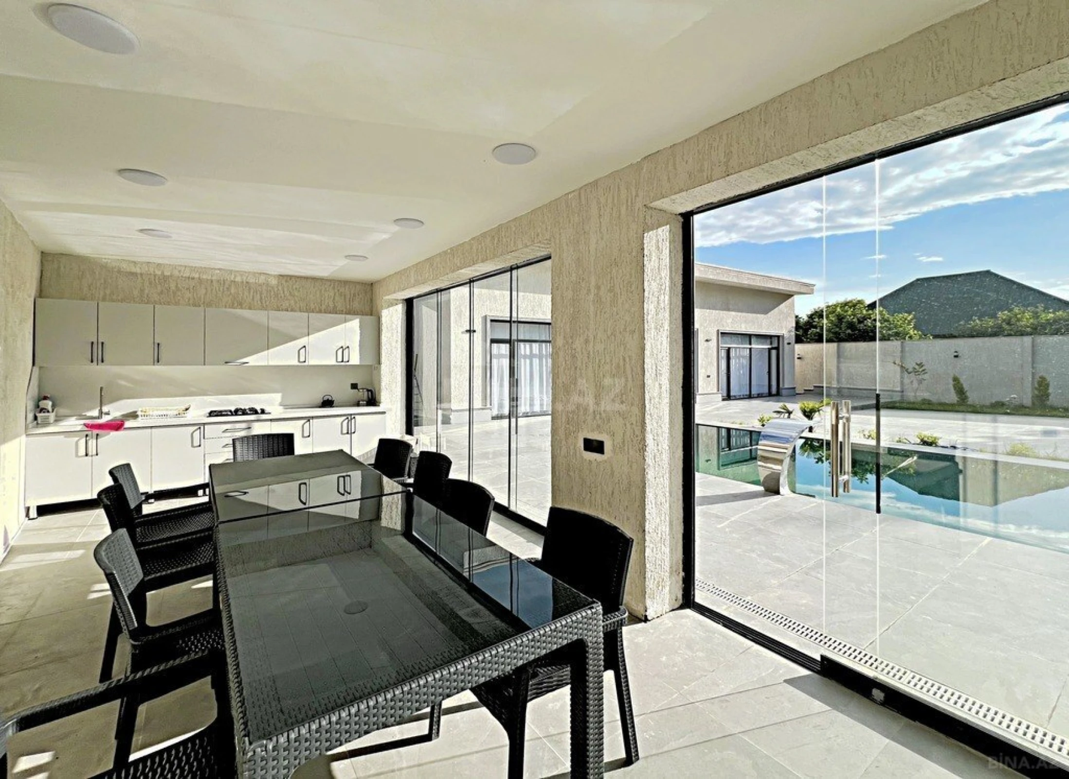 Kirayə verilir 4 otaqlı həyət evi 250 m²