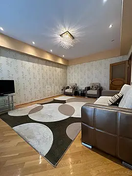 Satılır 2 otaqlı mənzil 97 m²