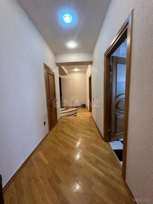 Satılır 2 otaqlı mənzil 97 m²