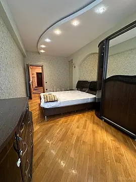 Satılır 2 otaqlı mənzil 97 m²