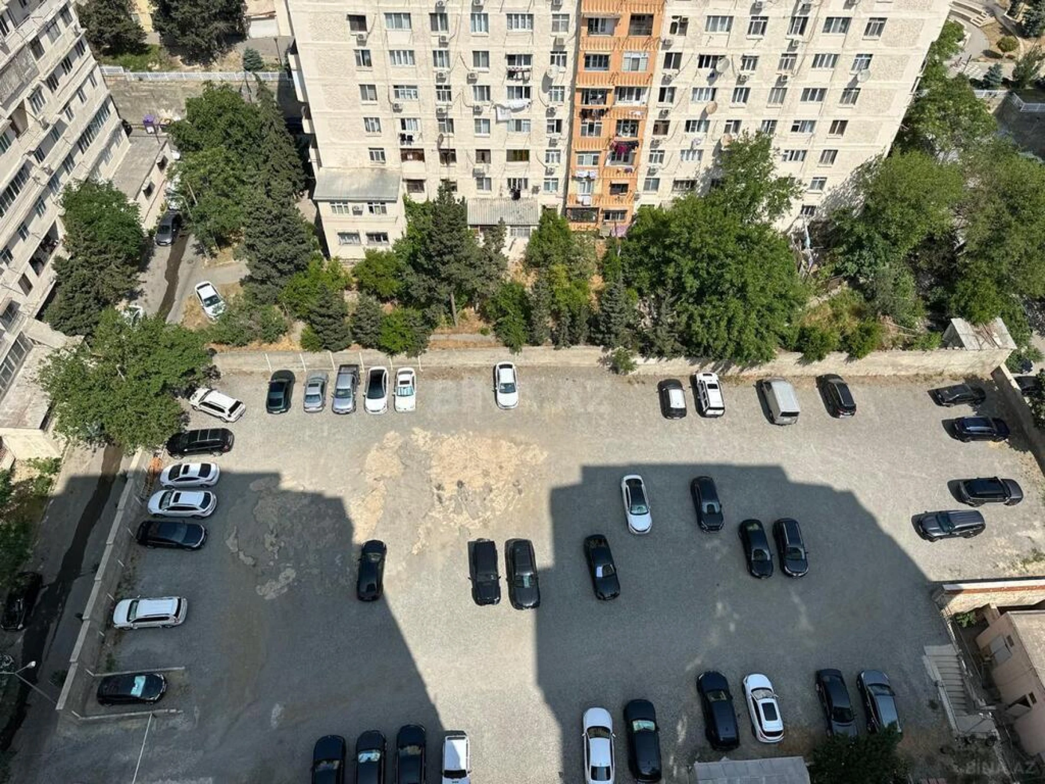 Satılır 2 otaqlı mənzil 97 m²