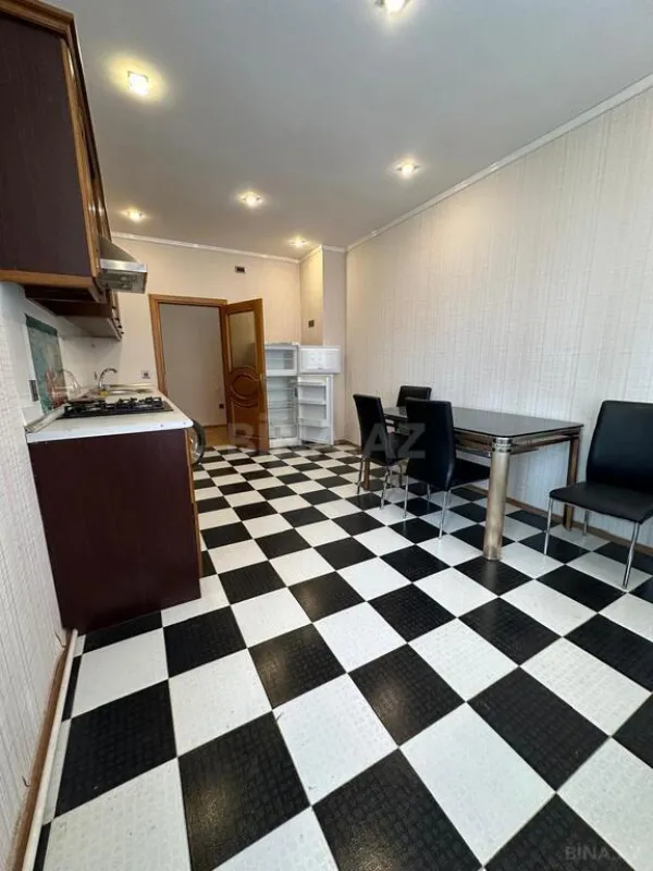Satılır 2 otaqlı mənzil 97 m²