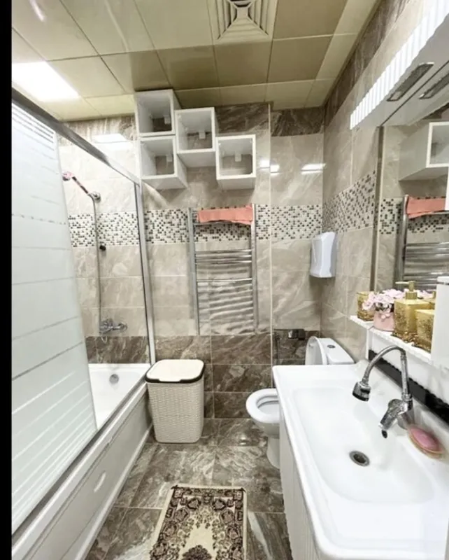 Kirayə verilir 2 otaqlı mənzil 79 m²