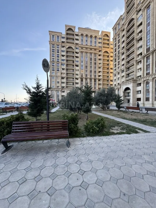 Kirayə verilir 2 otaqlı mənzil 79 m²