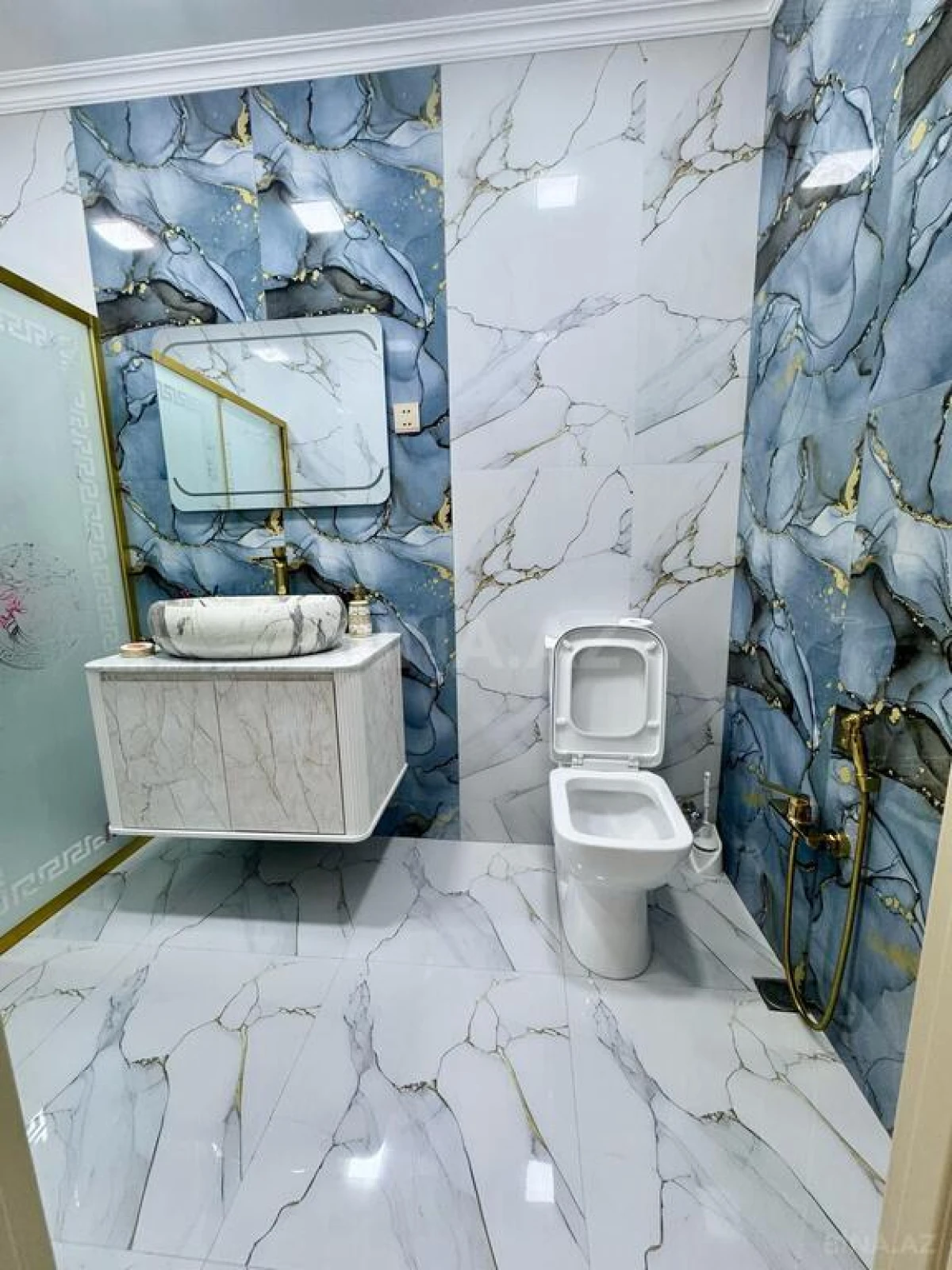Satılır 2 otaqlı mənzil 70 m²
