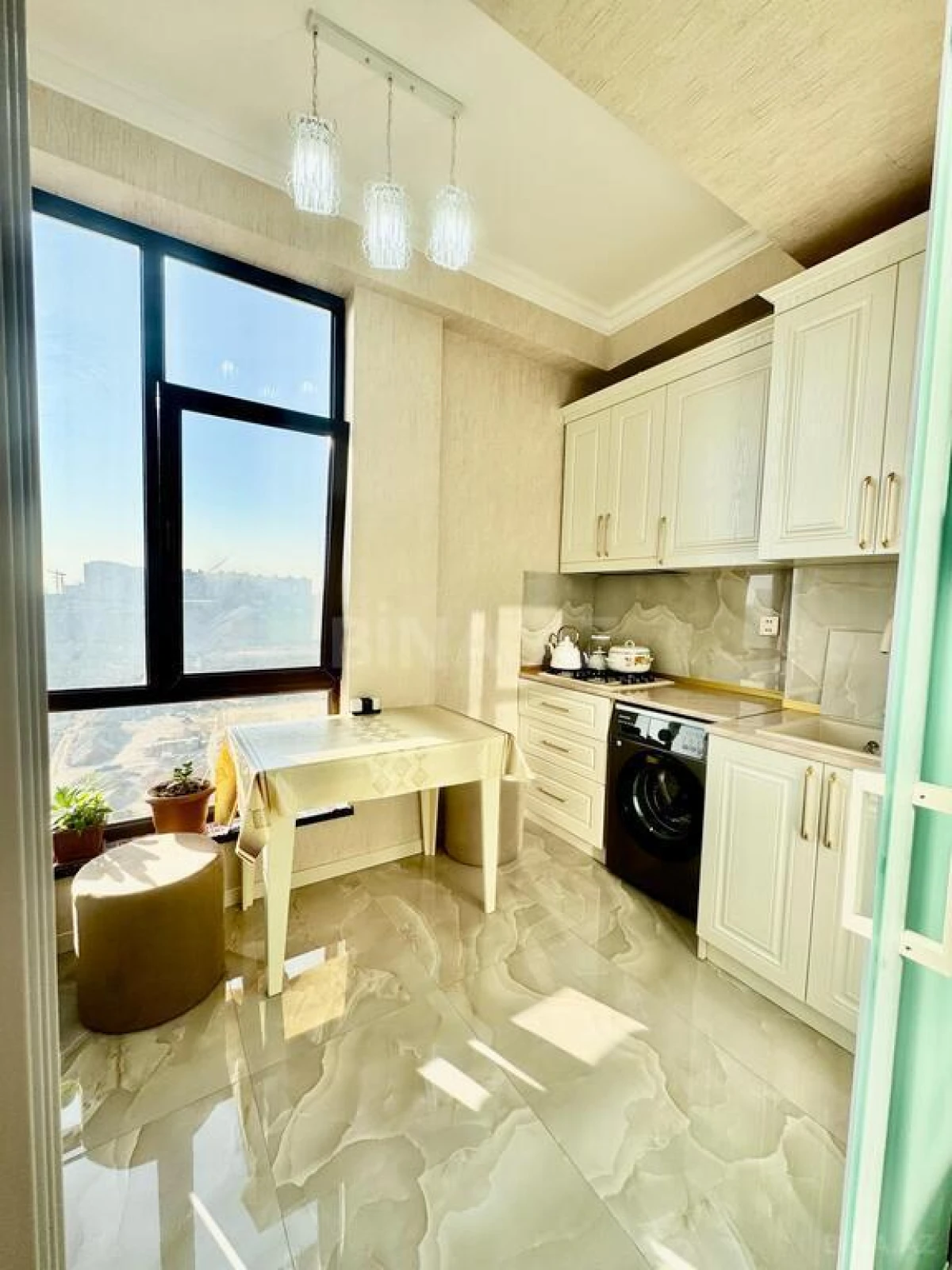 Satılır 2 otaqlı mənzil 70 m²