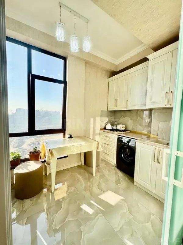 Satılır 2 otaqlı mənzil 70 m²
