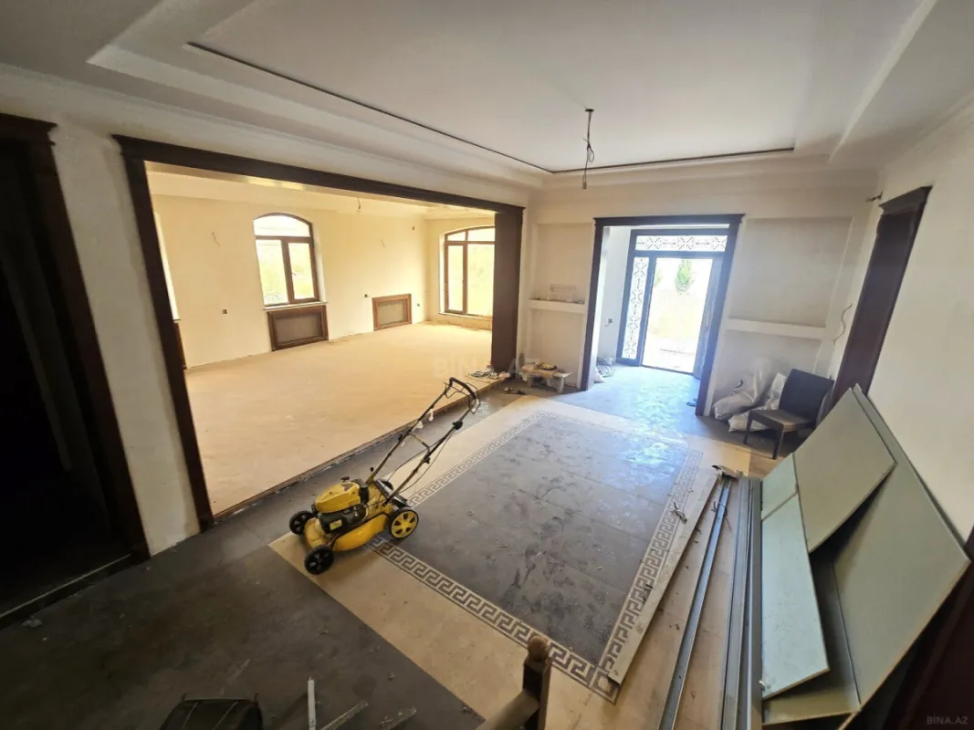 Satılır 6 otaqlı həyət evi 600 m²