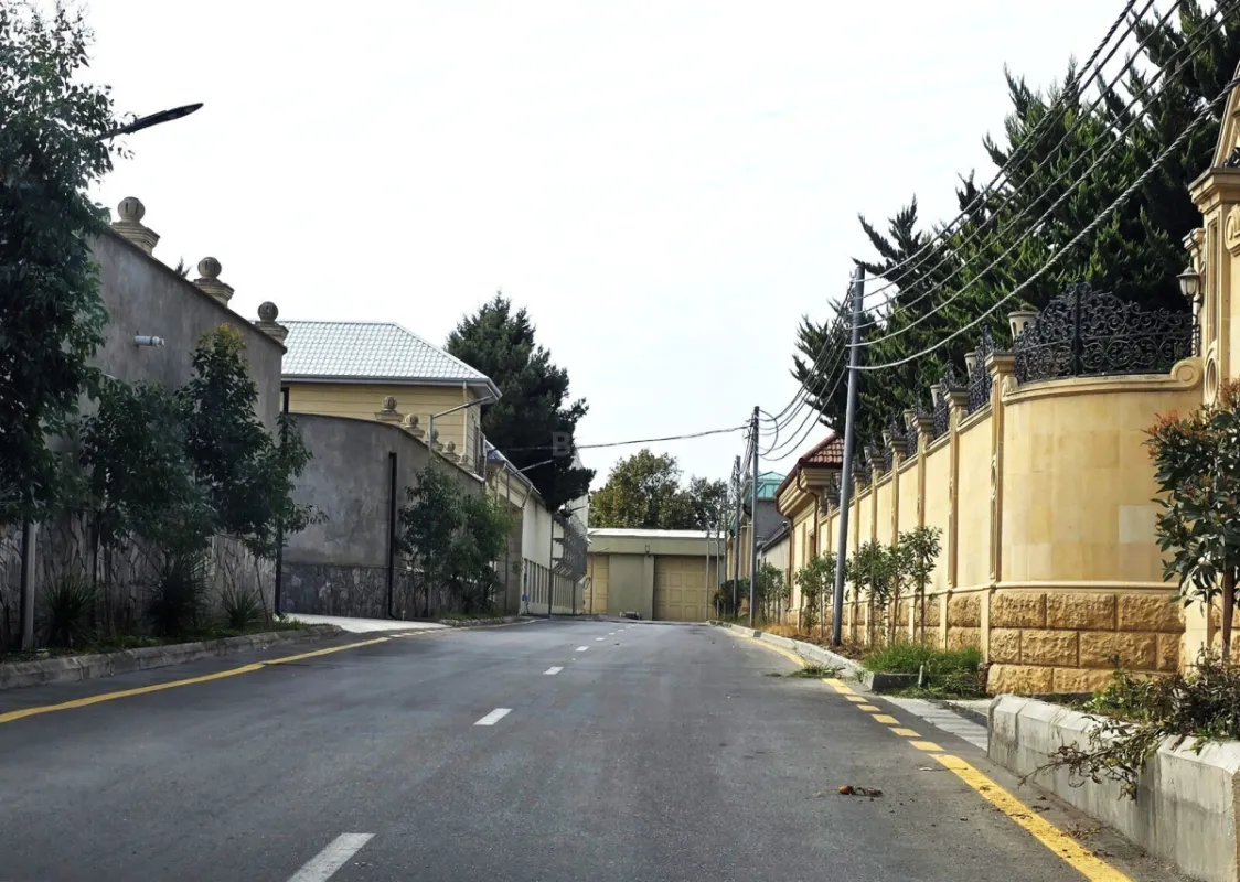 Satılır 6 otaqlı həyət evi 600 m²