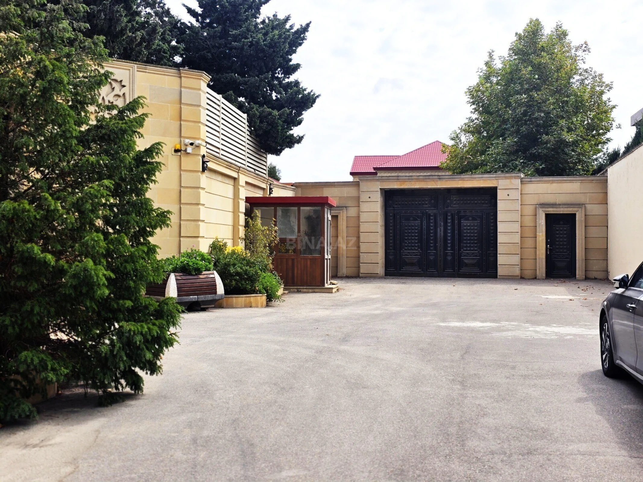 Satılır 6 otaqlı həyət evi 600 m²