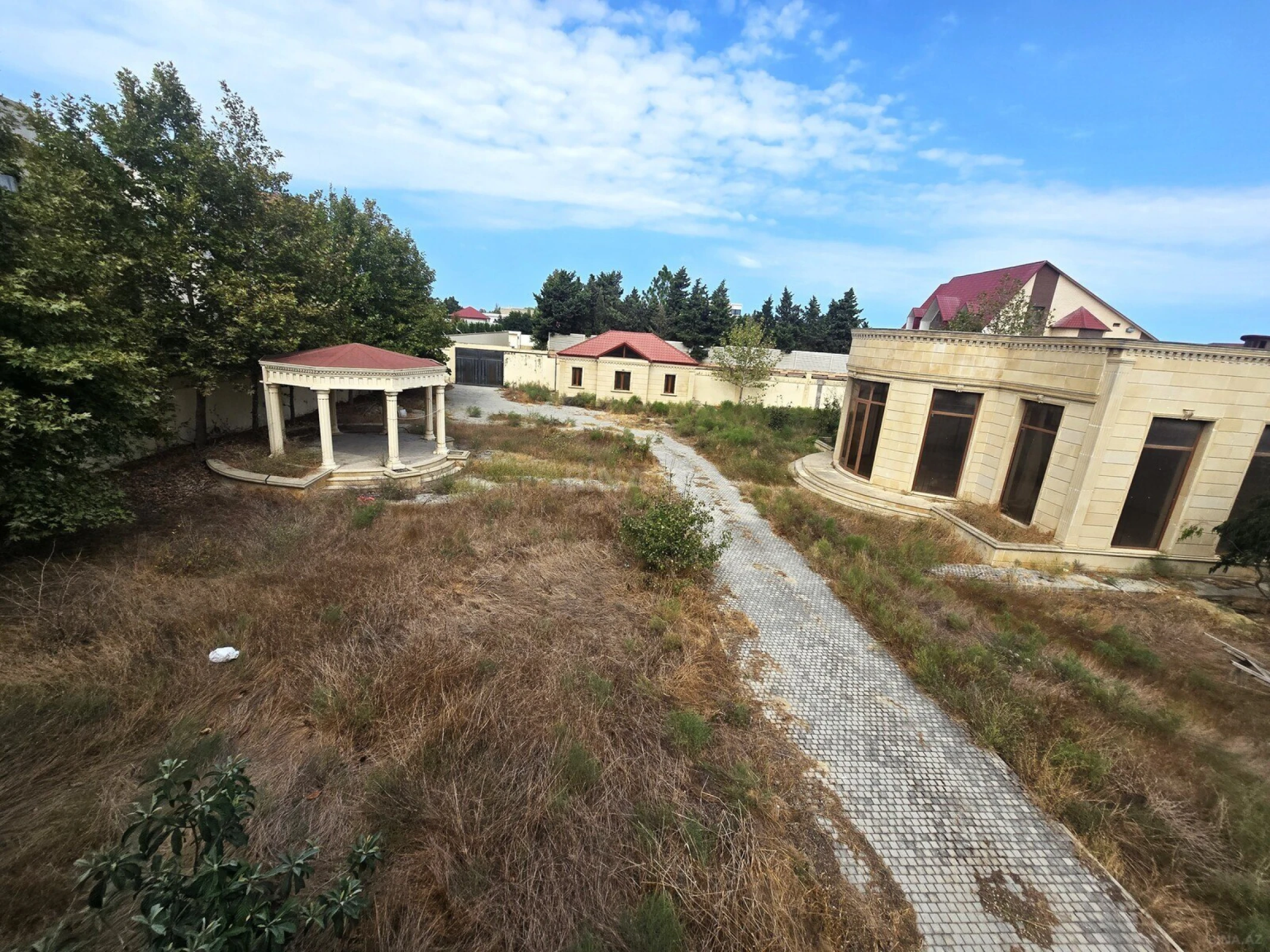 Satılır 6 otaqlı həyət evi 600 m²