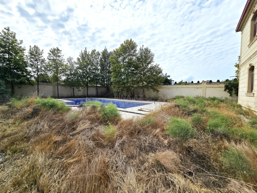 Satılır 6 otaqlı həyət evi 600 m²