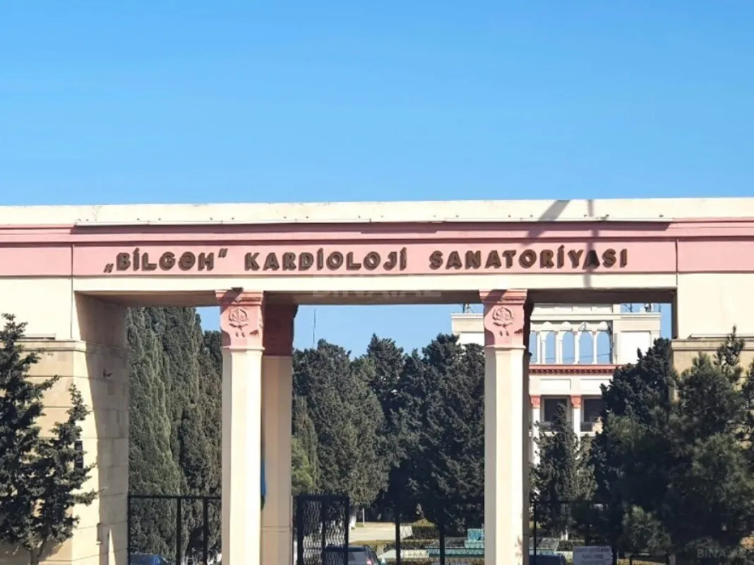 Satılır 6 otaqlı həyət evi 600 m²