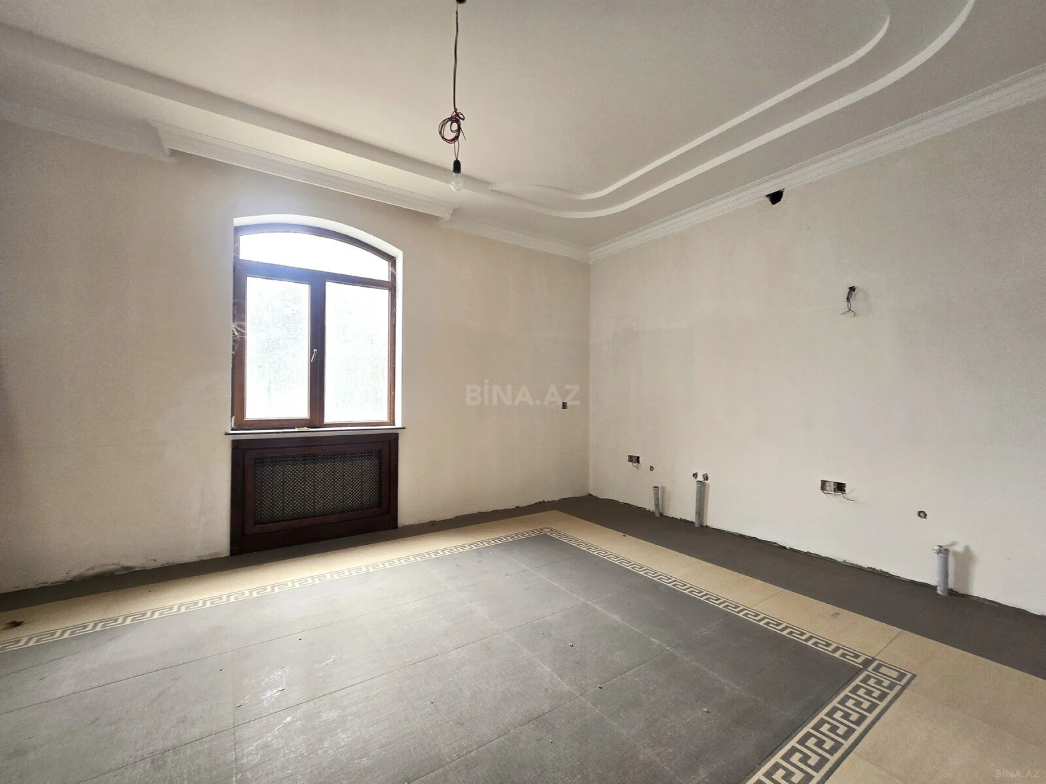 Satılır 6 otaqlı həyət evi 600 m²