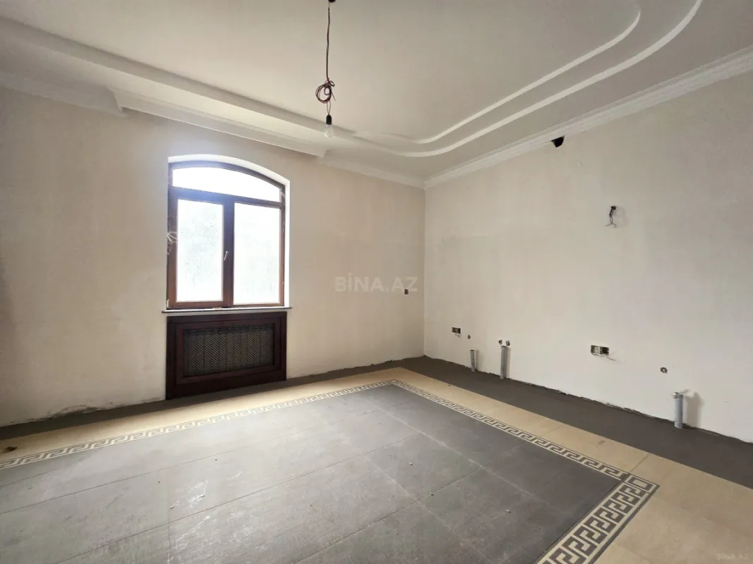 Satılır 6 otaqlı həyət evi 600 m²