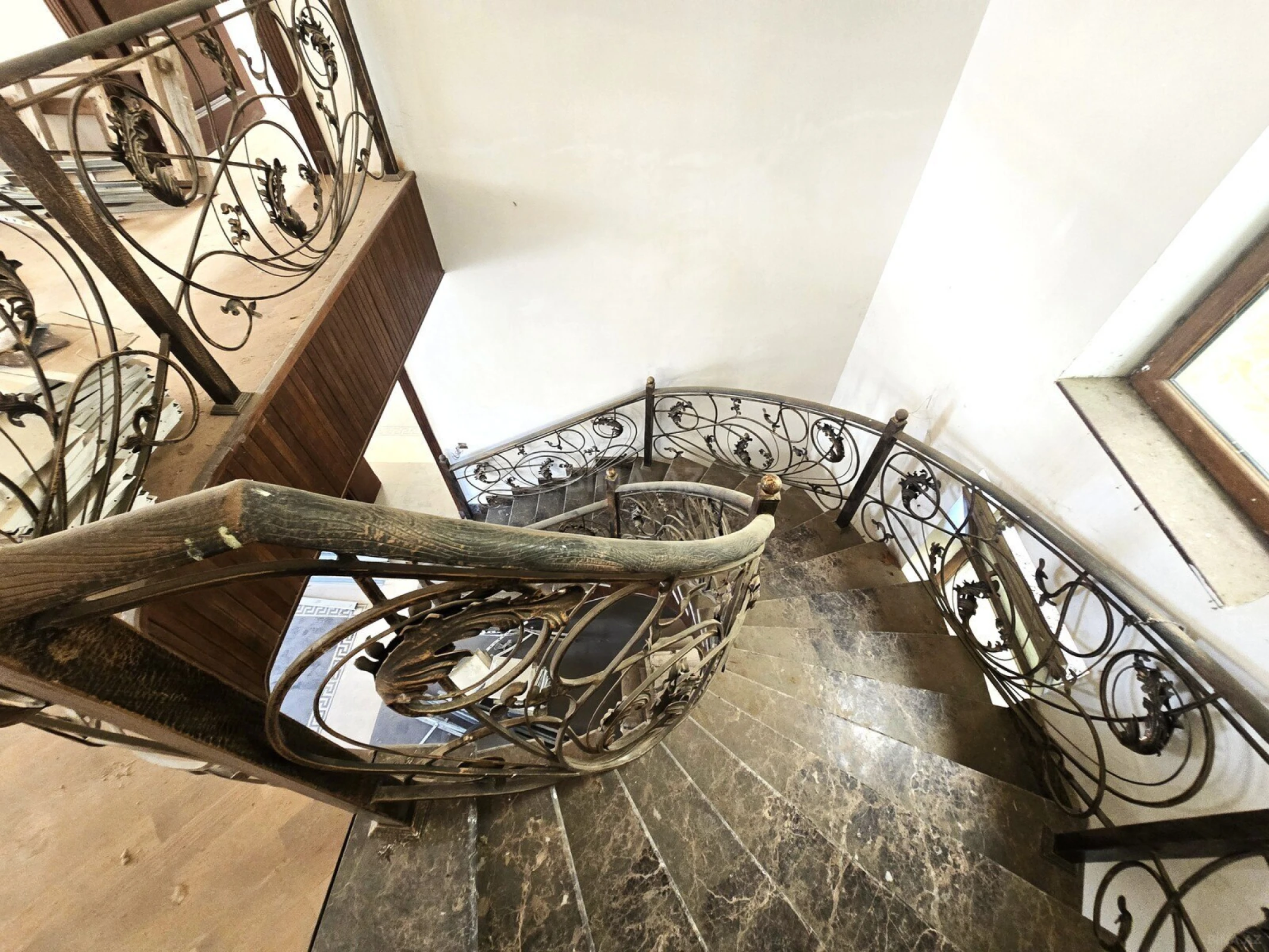 Satılır 6 otaqlı həyət evi 600 m²