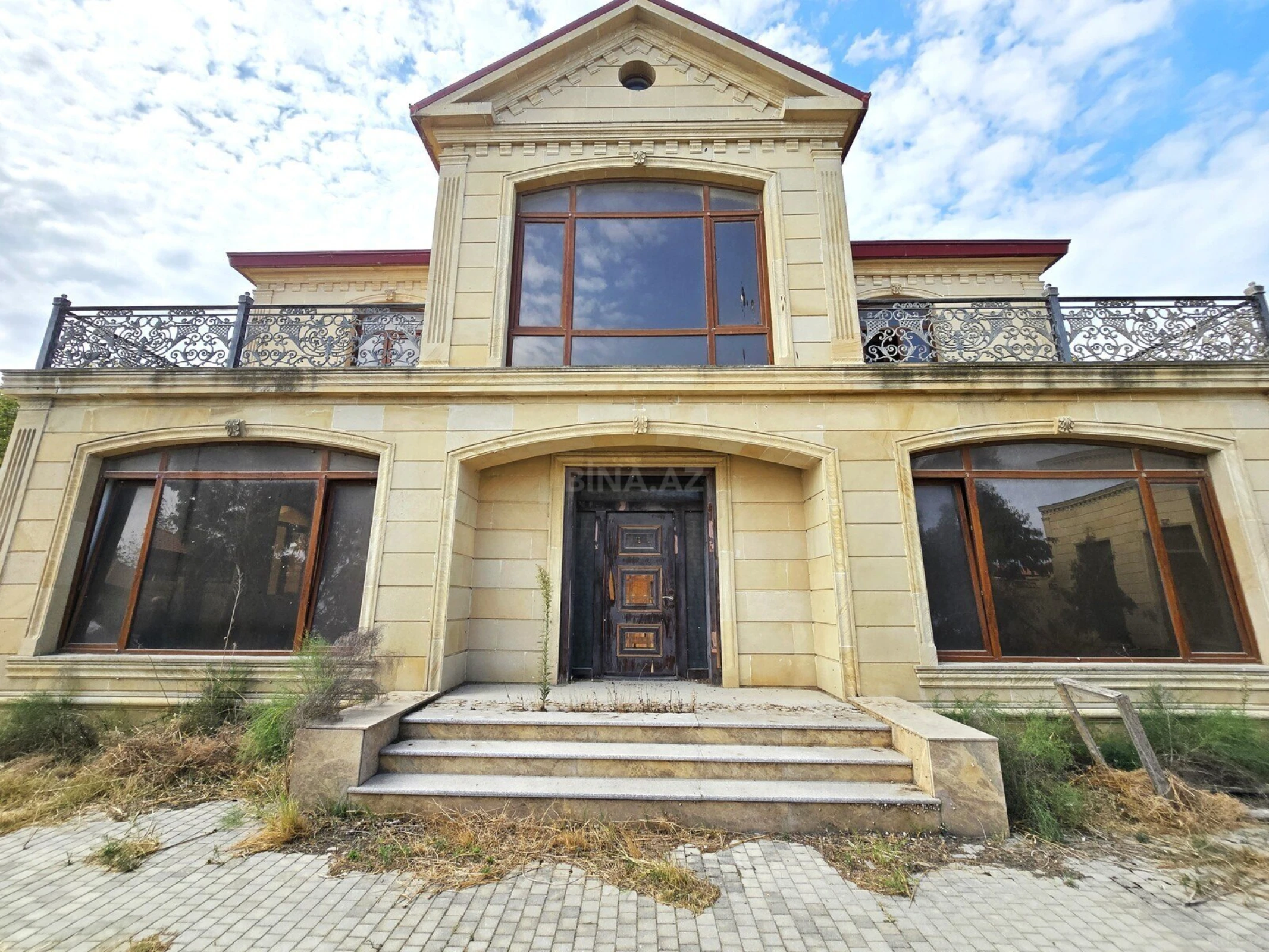 Satılır 6 otaqlı həyət evi 600 m²